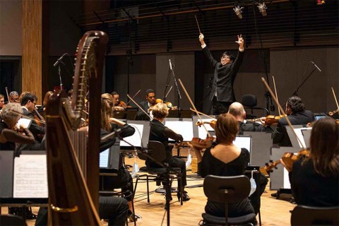 Conductor Kahchun Wong teams up with the NomadPlay app to offer Asian musicians a chance to perform in Paris