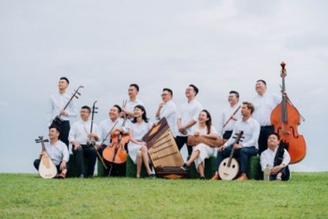 Music on the Move by Ding Yi Music Company