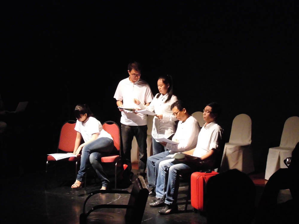 review nocturnal wanderer staged reading