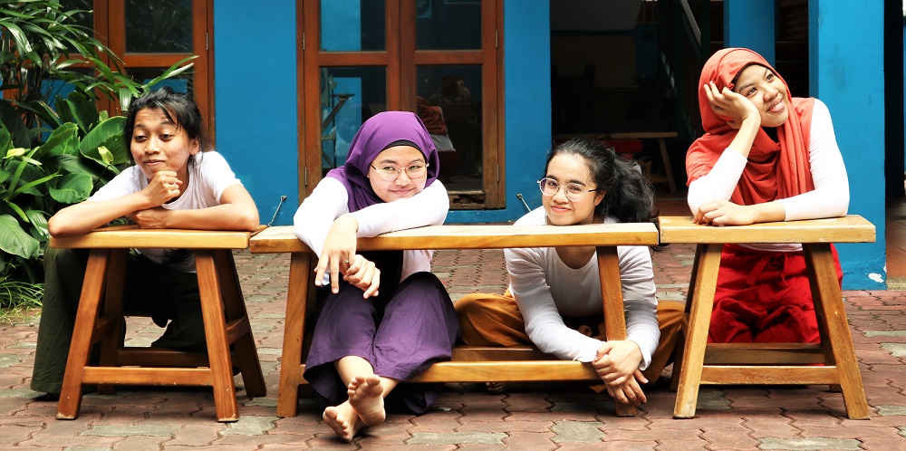 0 20181011 creative coincidences behind the scenes of saudara